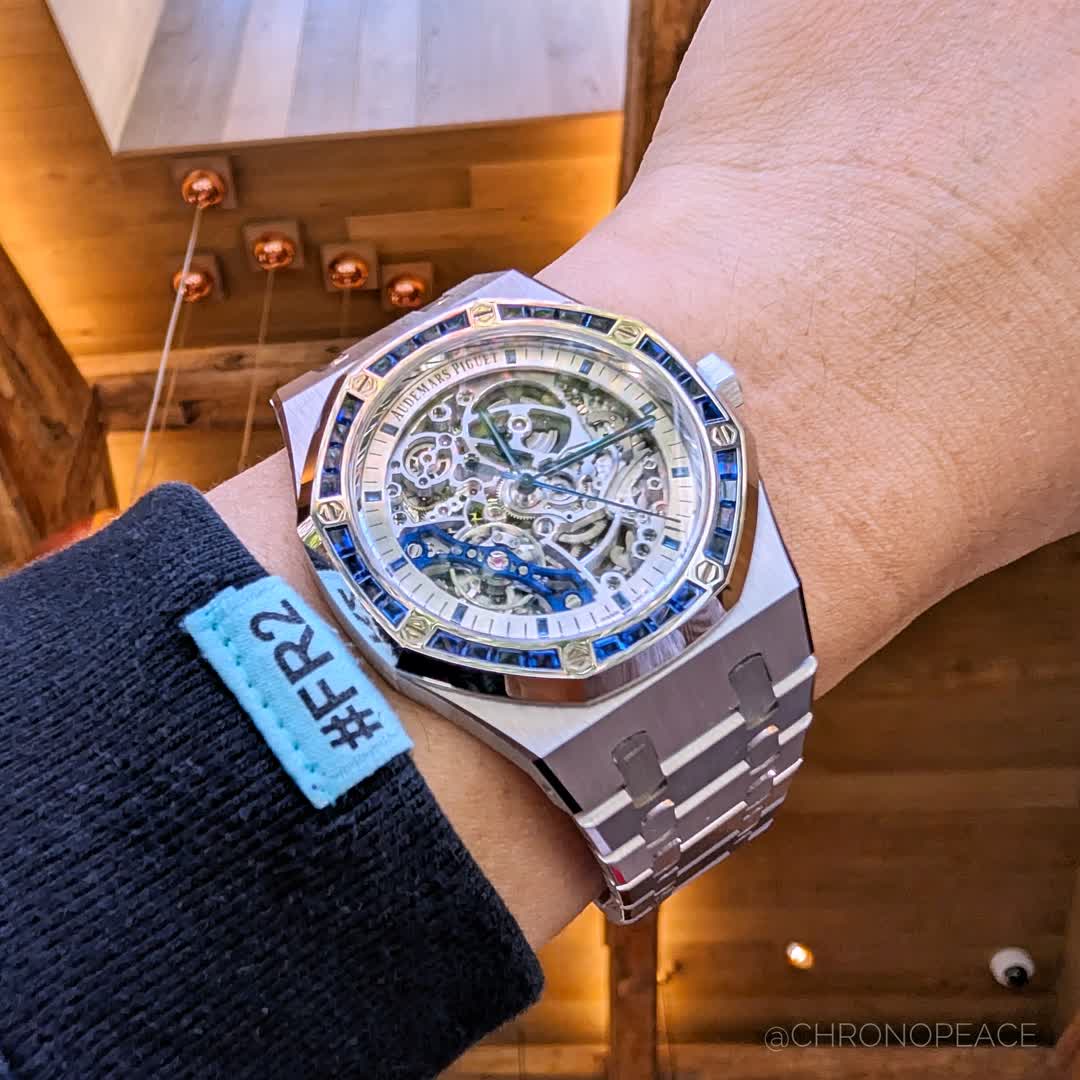chronopeace's tweet photo. ブリッジも青焼きしてるダブホイはこれだけ!最高! The only Double Balance Wheel with a blue bridge.
#ap #15412bc #audemarspiguet #royaloak #audemarspiguetroyaloak #オーデマピゲ #ロイヤルオーク #オーデマピゲロイヤルオーク #doublebalancewheel #ダブホイ #ダブルバランスホイール https://t.co/lOc5b7cGJT