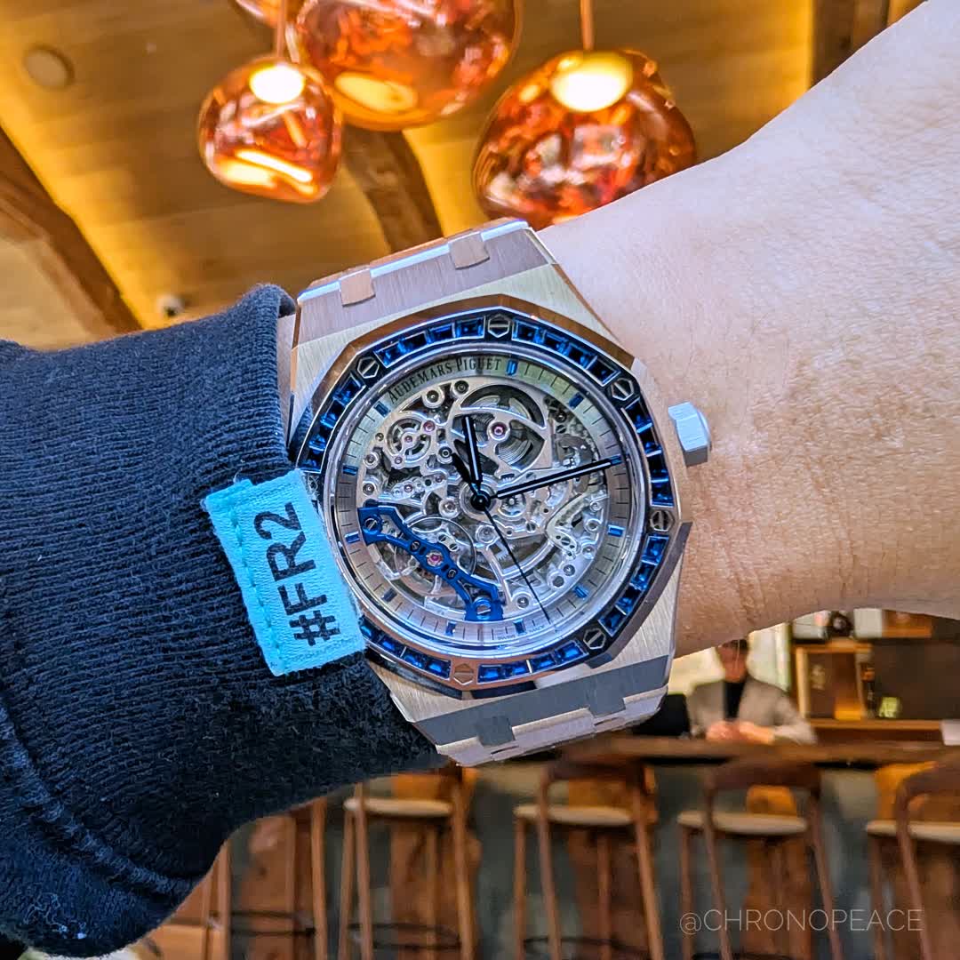 chronopeace's tweet photo. ブリッジも青焼きしてるダブホイはこれだけ!最高! The only Double Balance Wheel with a blue bridge.
#ap #15412bc #audemarspiguet #royaloak #audemarspiguetroyaloak #オーデマピゲ #ロイヤルオーク #オーデマピゲロイヤルオーク #doublebalancewheel #ダブホイ #ダブルバランスホイール https://t.co/lOc5b7cGJT