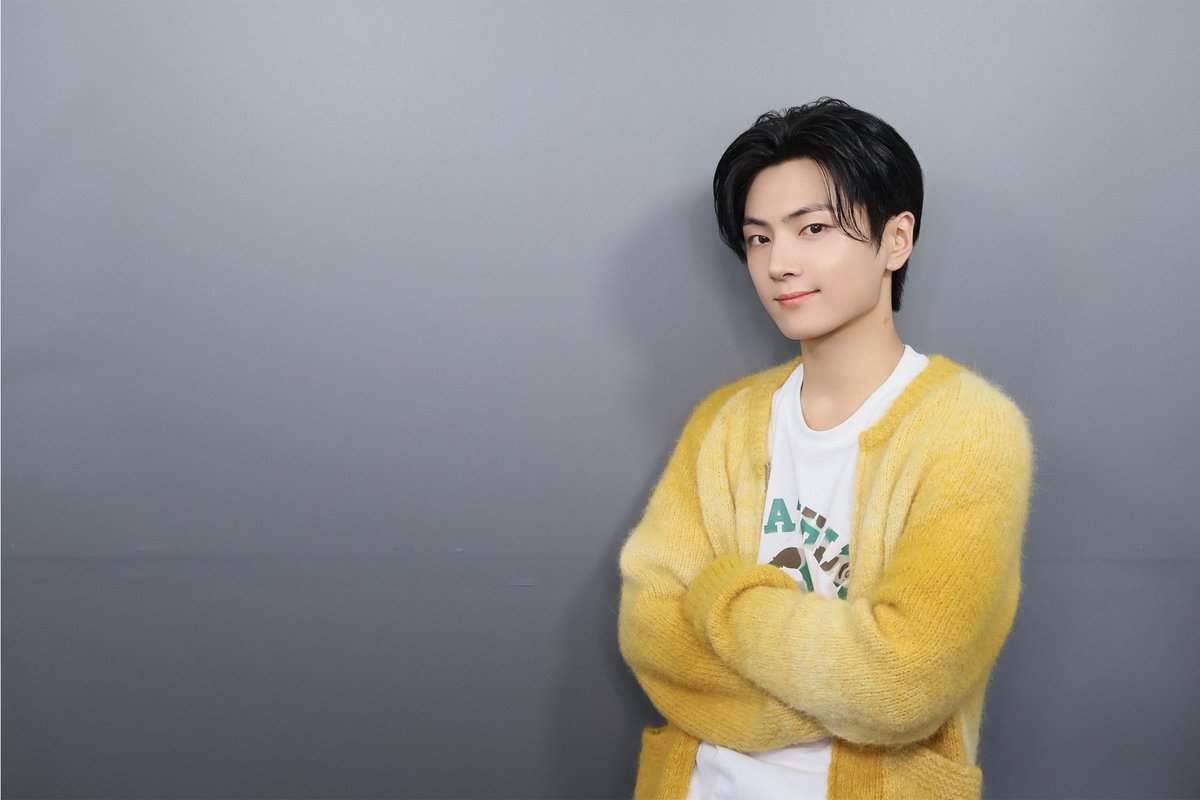 ENHYPEN's tweet photo. [PHOTOISM_Behind] 📸

B CUT 더보기🍀

#ENHYPEN4thAnniversary
#엔절 #ENHYPEN #엔하이픈
#JAY #제이
#PHOTOISM_BEHIND https://t.co/jqZWFM4MCe
