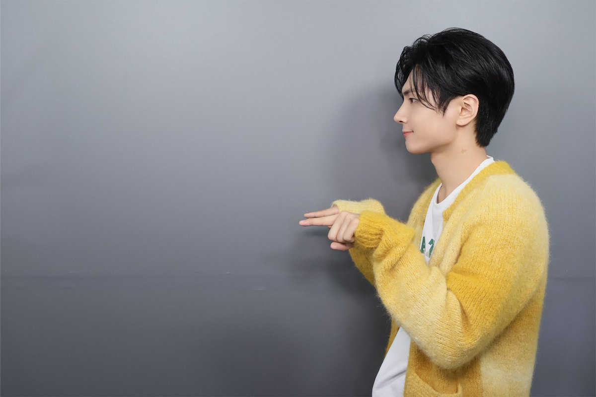 ENHYPEN's tweet photo. [PHOTOISM_Behind] 📸

B CUT 더보기🍀

#ENHYPEN4thAnniversary
#엔절 #ENHYPEN #엔하이픈
#JAY #제이
#PHOTOISM_BEHIND https://t.co/jqZWFM4MCe
