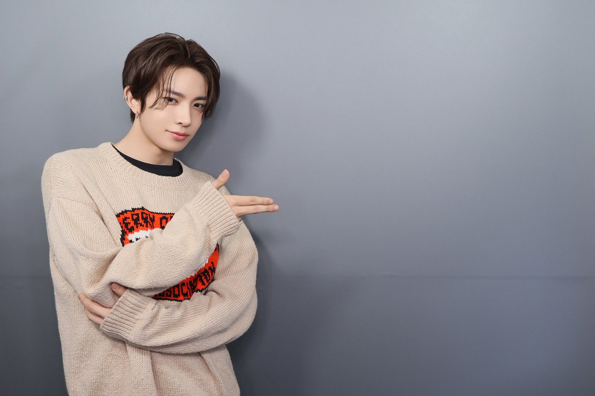 ENHYPEN's tweet photo. [PHOTOISM_Behind] 📸

B CUT 더보기🍀

#ENHYPEN4thAnniversary
#엔절 #ENHYPEN #엔하이픈
#HEESEUNG #희승
#PHOTOISM_BEHIND https://t.co/MzX5lZzNqf
