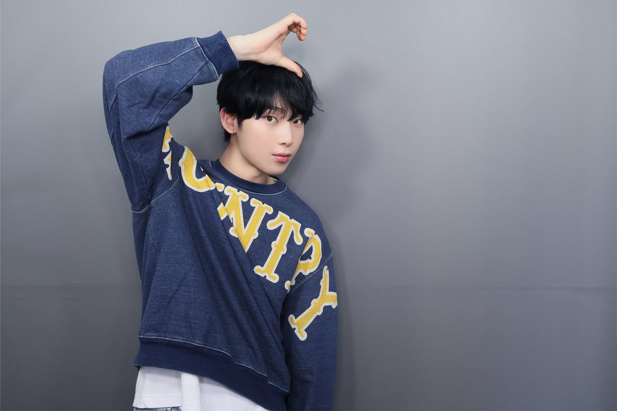ENHYPEN's tweet photo. [PHOTOISM_Behind] 📸

B CUT 더보기🍀

#ENHYPEN4thAnniversary
#엔절 #ENHYPEN #엔하이픈
#SUNOO #선우
#PHOTOISM_BEHIND https://t.co/gkmuVG6ywY