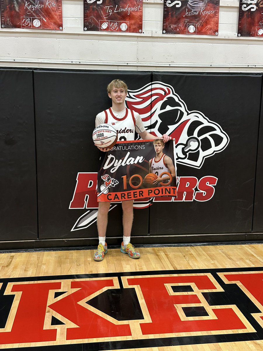 The Raiders open up Iowa Star North play with a 81-36 win over Rockford!

Special shoutout to <a href="/DylanMarquart1/">DM3😴</a> for reaching the 1000 point milestone. Dylan also broke the career 3pt FG record tonight.