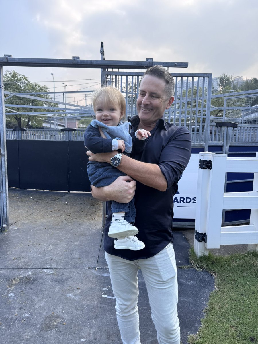 deejohnson123's tweet photo. @GuerinSports coaching the next generation. 
Really suits you MG. https://t.co/ExkmNGXYCG
