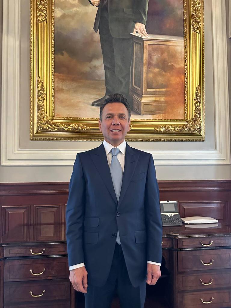 PabloLemusN's tweet photo. Primer día en la oficina. https://t.co/D675amYDhU