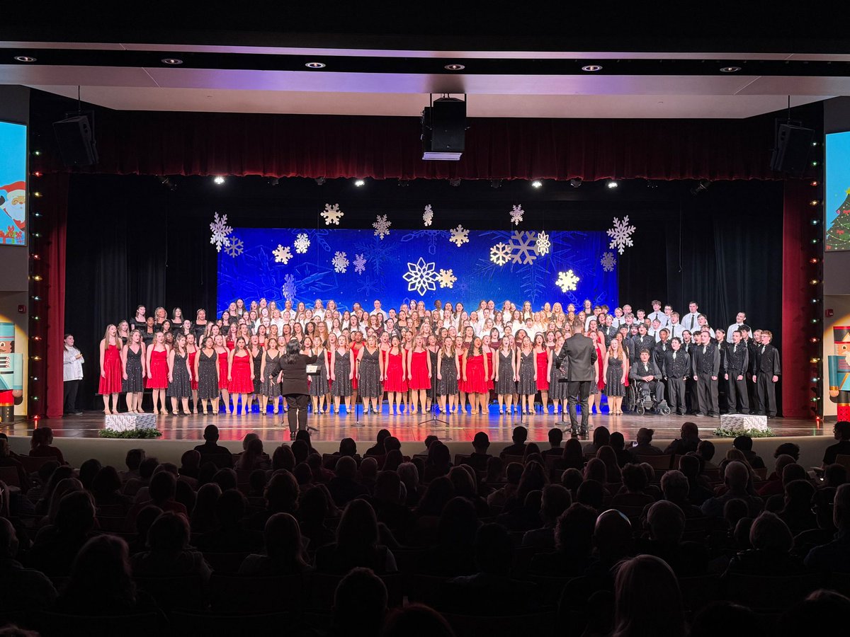 choirs_mhs's tweet photo. We had a fantastic first performance tonight!!! There is one more chance to catch this amazing talent - so make sure to get your tickets for our Sunday show!! https://t.co/gJZf06Z8xn