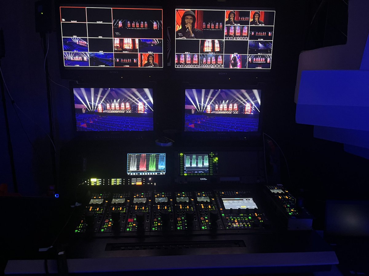 dashcom_'s tweet image. Bureau du jour