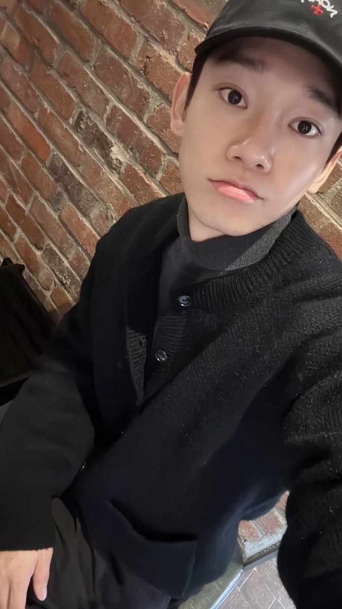 WITHKINGJD's tweet photo. 241207 | CHEN NEW SELFIE 🫧

"Have a nice weekend🩷"

#CHEN #첸 https://t.co/3vQhID0Yme