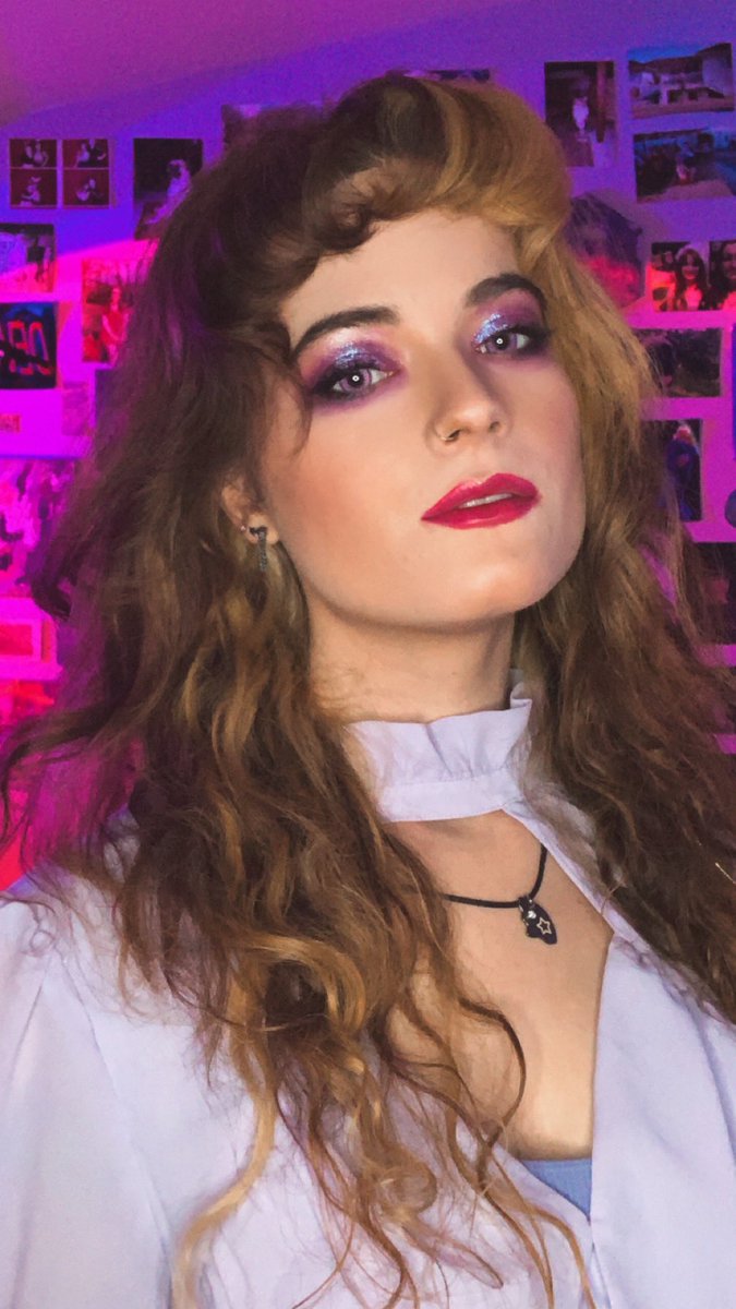 LuckyFireFerret's tweet photo. Lightly Arcane-Inspired makeup this Friday night ✨✨✌️ https://t.co/GloeHZpGPp