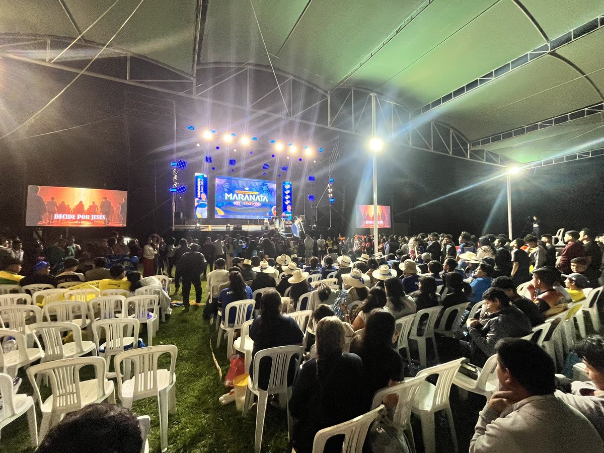 AdventistasANoP's tweet photo. Jóvenes aceptan el llamado hacer diferentes en esta generación y nadar contra corriente. ✨🙌 #RID #NuevasGeneraciones https://t.co/ySyEuRFTYF