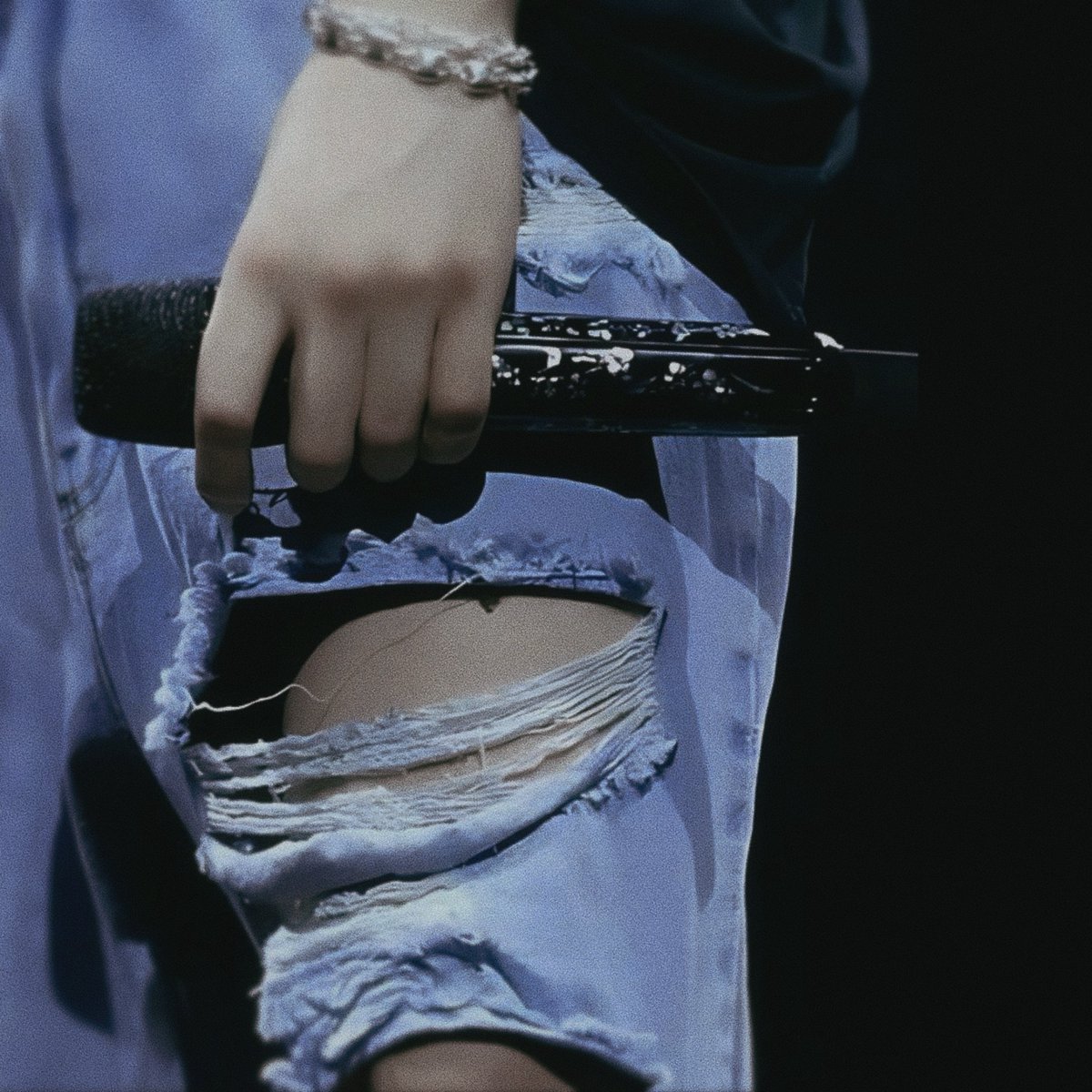 minpdgod's tweet photo. yoongi's beautiful details 🙂‍↕️✨ https://t.co/FmdmwJpsmF