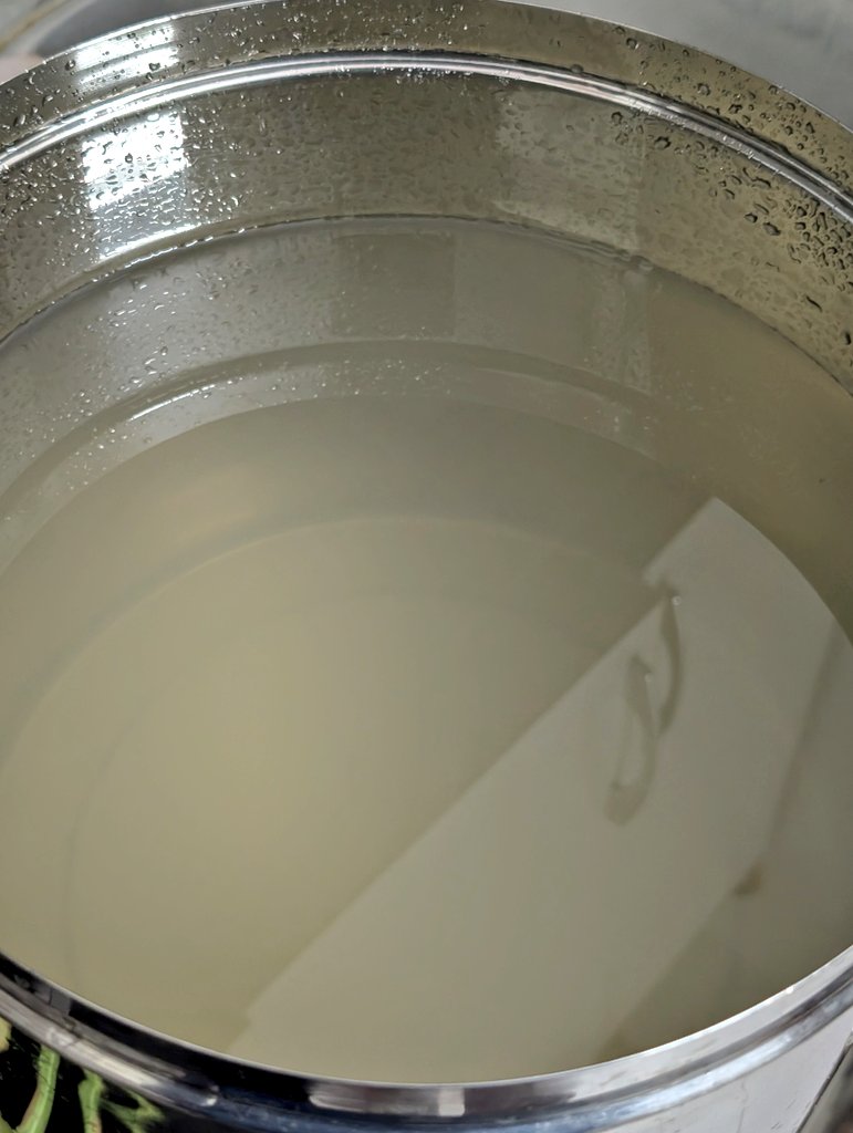 DevendraPai's tweet photo. Take a look at the quality of water of National Capital
This is water coming out of taps provided by @jalboarddelhi in North Delhi
(around 5kms from CM residence.
@ArvindKejriwal @AtishiAAP @LtGovDelhi https://t.co/K1J9EzKT7O