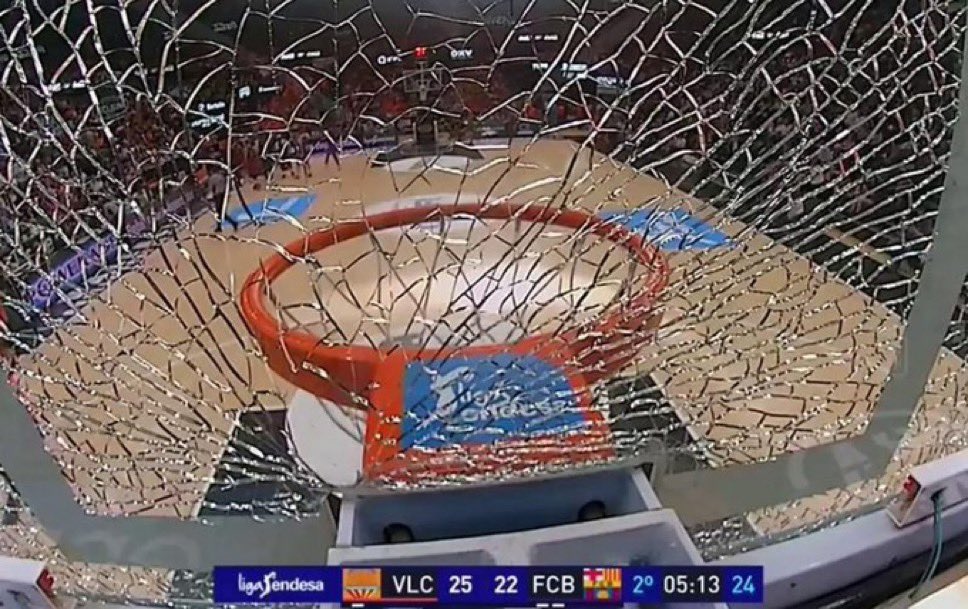 <a href="/TheNBACentel/">NBACentel</a> “LEBRON JAMES GAME WINNER. 🔥🔥🔥”