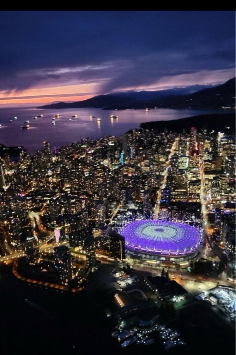 JohnFerriePaint's tweet photo. Ok. This Thursday, December 12, at the Canucks vs the Florida Panthers game at Roger's Stadium, I will be painting a painting live during the game. Cameras will be checking in with me as the painting unravels. https://t.co/xdnP5LeCHv