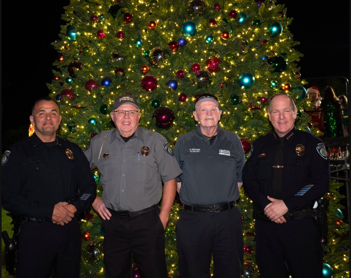 Indiopd's tweet photo. Happy Holidays from Indio! 🎄

#IndioPolice #OurCommunityOurCommitment https://t.co/7EbZSEfMbW