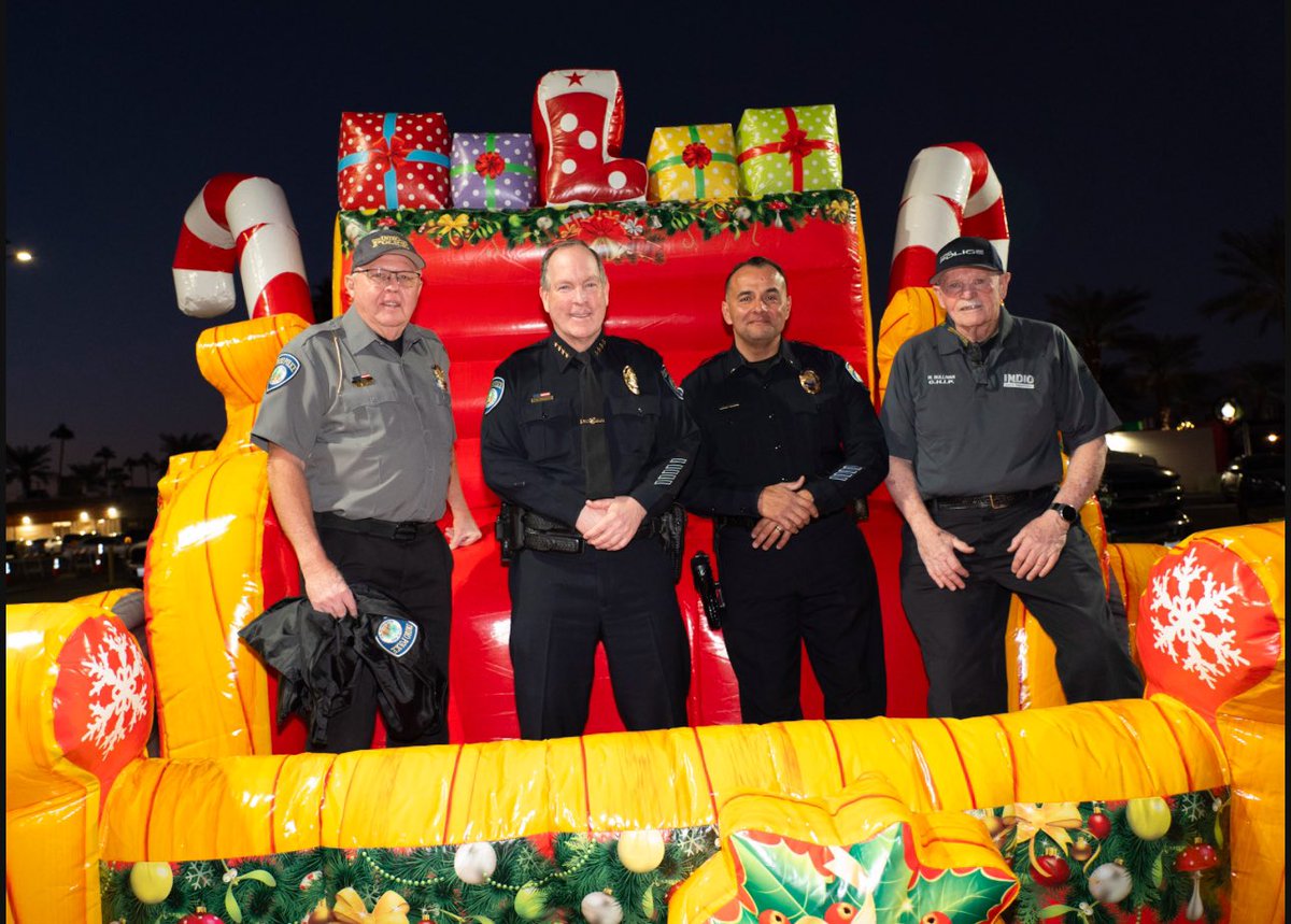 Indiopd's tweet photo. Happy Holidays from Indio! 🎄

#IndioPolice #OurCommunityOurCommitment https://t.co/7EbZSEfMbW