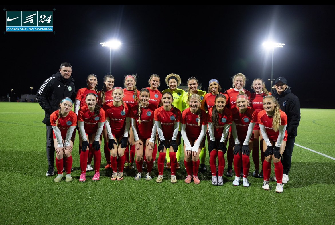 alexis0crawford's tweet photo. 🚨Clean sheet 🚨 at the @ECNLgirls #nationalselectiongame 
Big thanks to the amazing coaches and teammates from Team East that I got to play with‼️ Thank you @Challenge08RL for coming out and supporting me❤️🤍#ECNLRLKC https://t.co/CgT2aivpIh