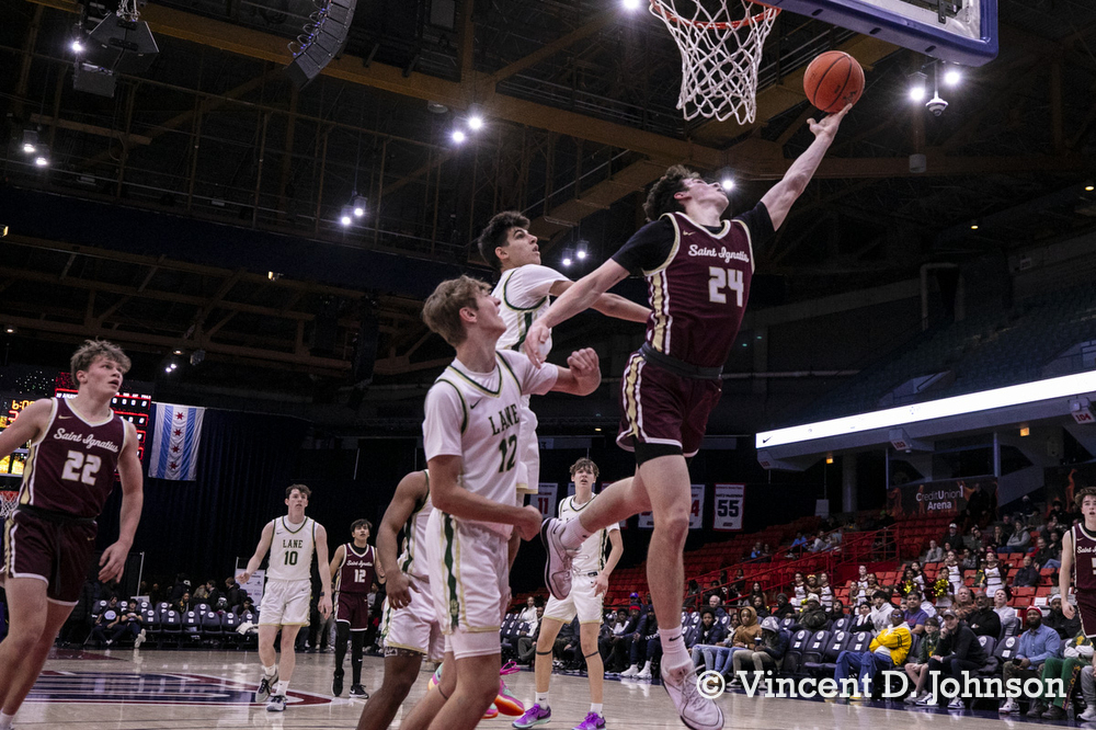 VincentDJohnson's tweet image. Game 3 of the @ChiEliteClassic between #LaneTech &amp;amp; #StIgnatius. Things are close at the half. 28-23 Iggy on top. @sicpbb @LaneTechHoops