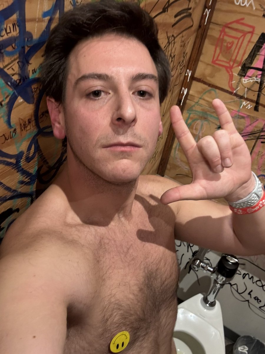 random str8 leaving bathroom at knockdown center: did someone steal your shirt?

me: obviously you’re new here