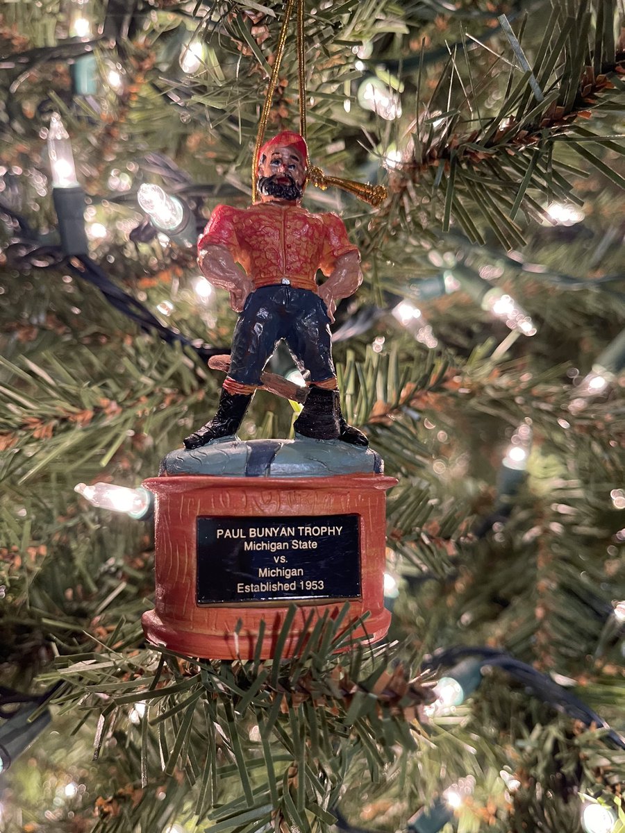 pickhisassup's tweet photo. First ornament on the tree!
#GoBlue https://t.co/InyxtjvOH5