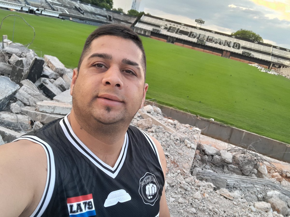 Cuantos delirios cuantas alegrías en esta gradería sur cuantos llantos, cuantas alegrías me diste gradería sur <a href="/PARA_UNO/">#ParaUno - #ODDeterno</a> hasta siempre te amo la cuna de la gloria