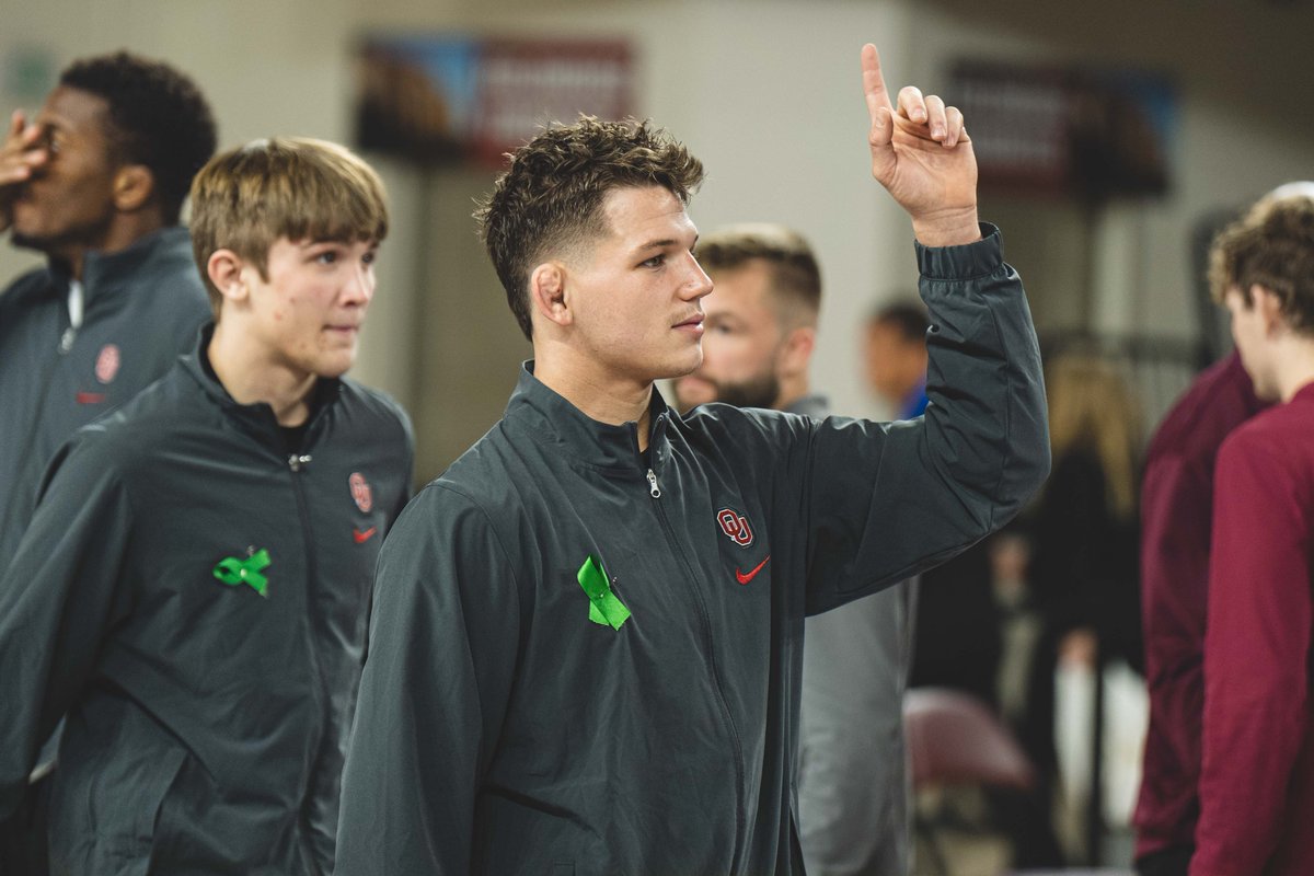 OU_Wrestling's tweet image. 💚💚💚

#MentalHealthMatters x @OU_PROS