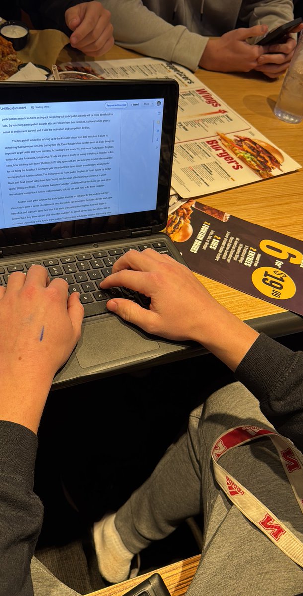 This dude <a href="/Rustyku75404034/">Dr. hudson</a> is on his Chromebook at bdubs wtf