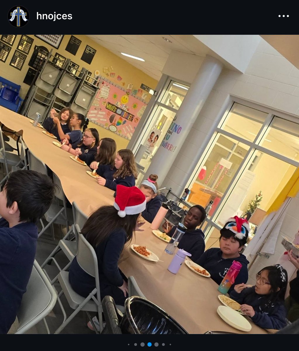 HamiltonNMNews's tweet image. The @cityofhamilton @HamiltonFireDep why are they still breaking the firecode? They can not have a school wide lunch in the hallways like this! Please enforce the rules! #firecode #rulebreakers #fire #Teachers #education #ontpoli #hampoli