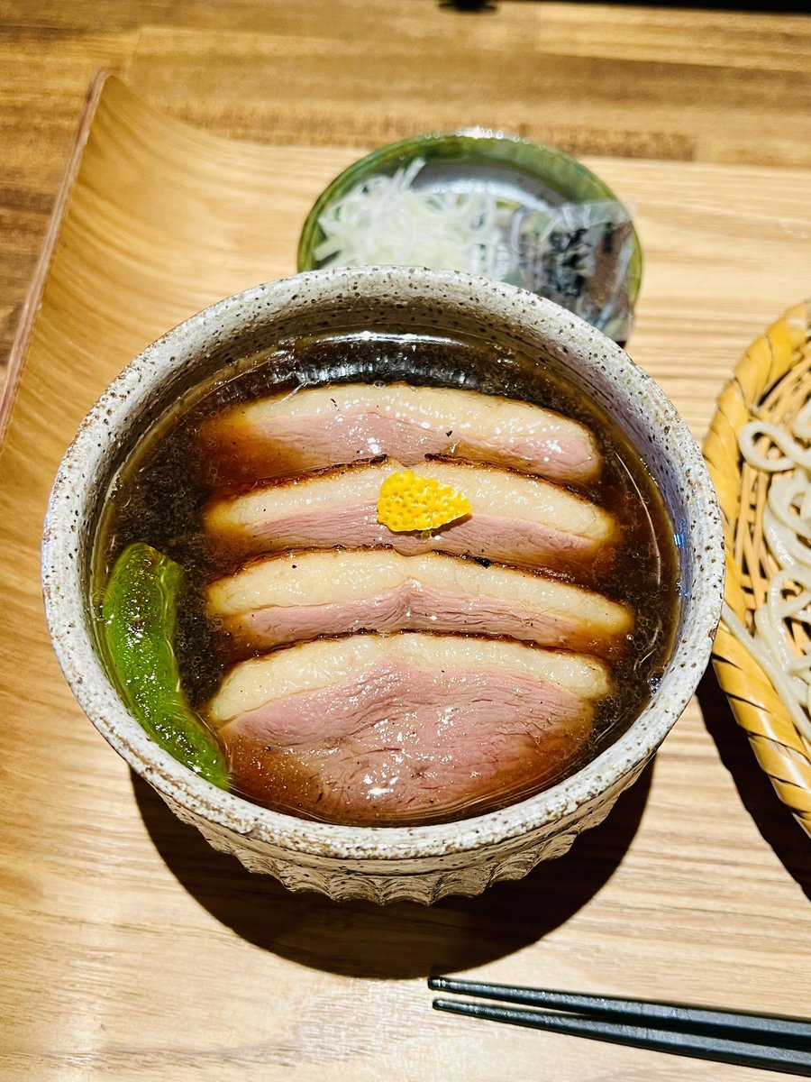 YOU_8_3334's tweet photo. SOBA ABIRU
鴨せいろ
舞茸の天麩羅
鴨の赤ワイン煮
#SOBAABIRU #ABIRU #千葉 #君津
#鴨 #蕎麦 #天ぷら #てんぷら #レモン #黒七味 #ネギ #薬味 https://t.co/0Si3bzY49m