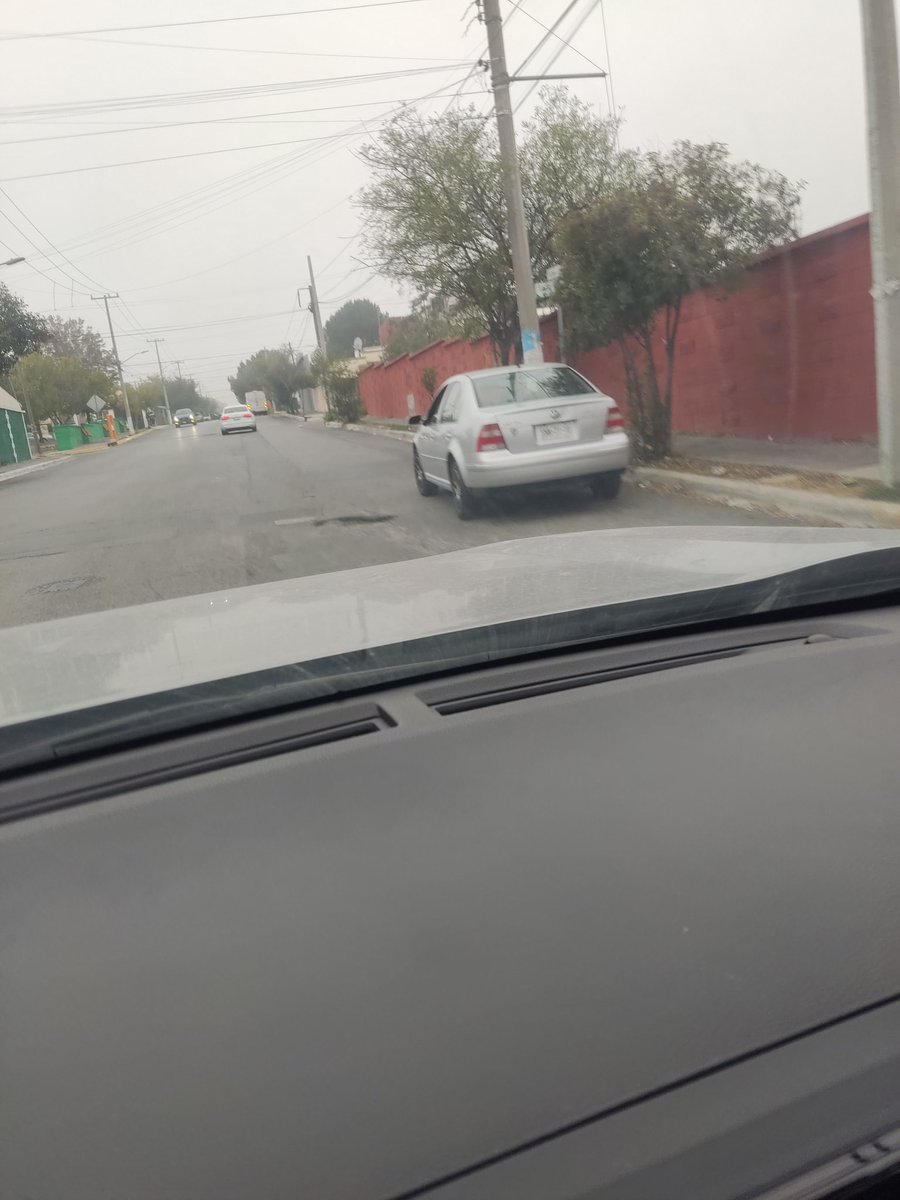 ozdile's tweet photo. @CICsal  calle principal de la colonia valle dorado y la calle que lleva a la col lomas verdes aun costado del parque solidaridad, llenas de baches habría q ver ya una repavimentación, porque estar "bacheando" pasa un mes o dos y vuelven a salir https://t.co/TFHrGbkdNL
