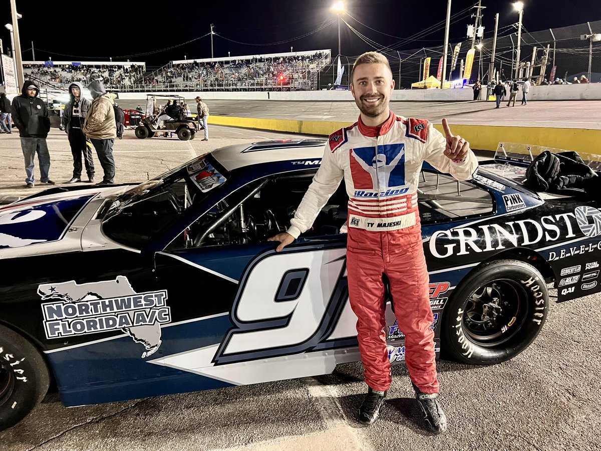 Great start to another big race weekend. Fast time at <a href="/5FlagsSpeedway/">5 Flags Speedway</a> for the #SnowballDerby! 🤜🏻💥🤛🏻 #TOBYCar