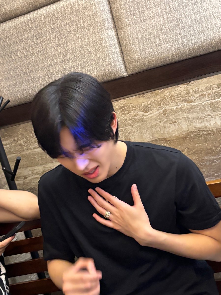 LUN8_members's tweet photo. [#지은호]
우리 맏내 준엽쓰 생일을 축하한다요~
오래토록 지금같은 아름다운 마음을 간직해줘요🤍

#루네이트 #LUN8 #열창중
#고양이왕자_카엘_생일축하해
#LUV8Happiness_HappyChaelDay https://t.co/ejfbgRBcbr