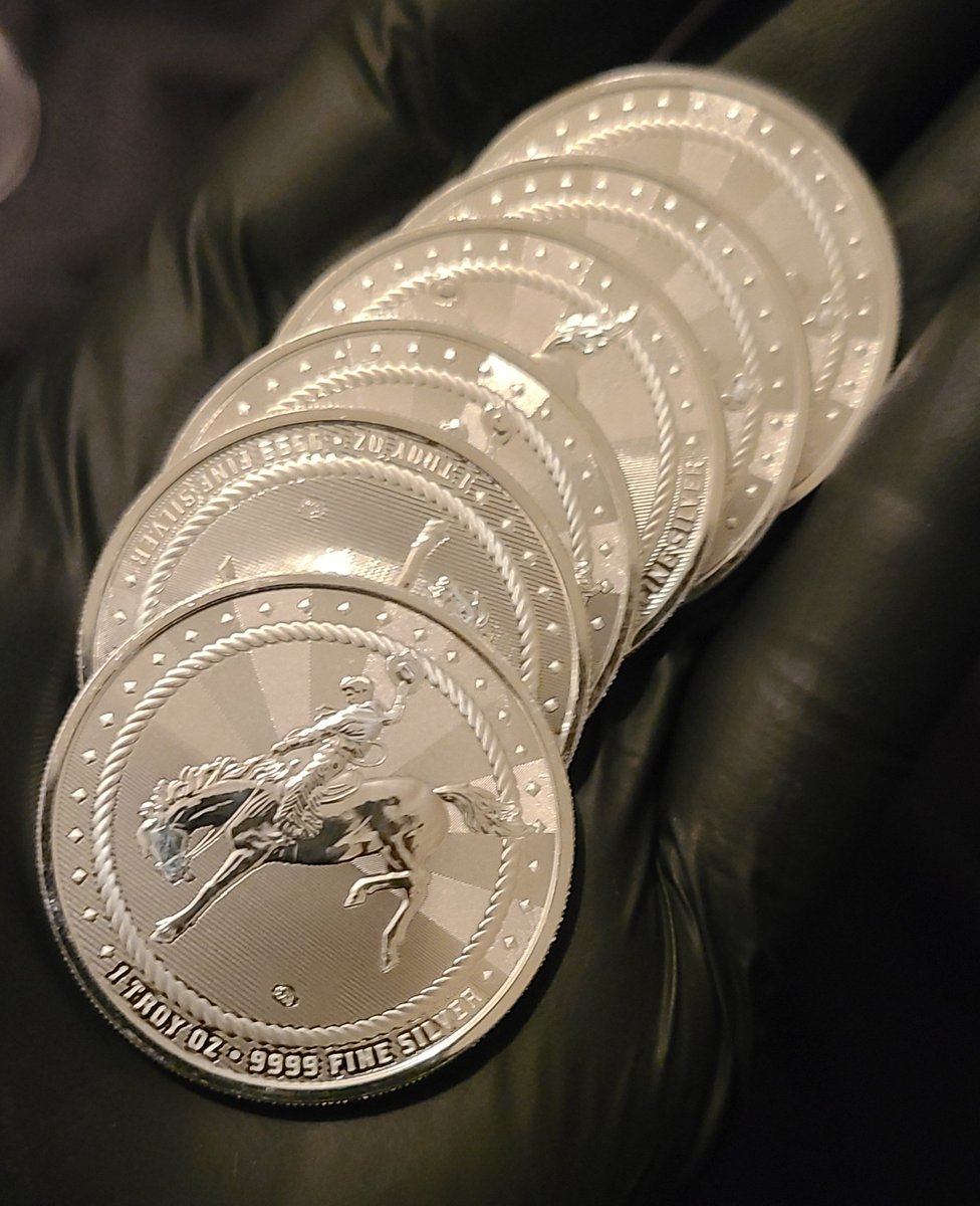 NWStacker78's tweet image. These Cowboy Rounds that @scottsdalemint puts out are some of my favorite rounds stack.

#Silver #SilverStacking #ScottsdaleMint