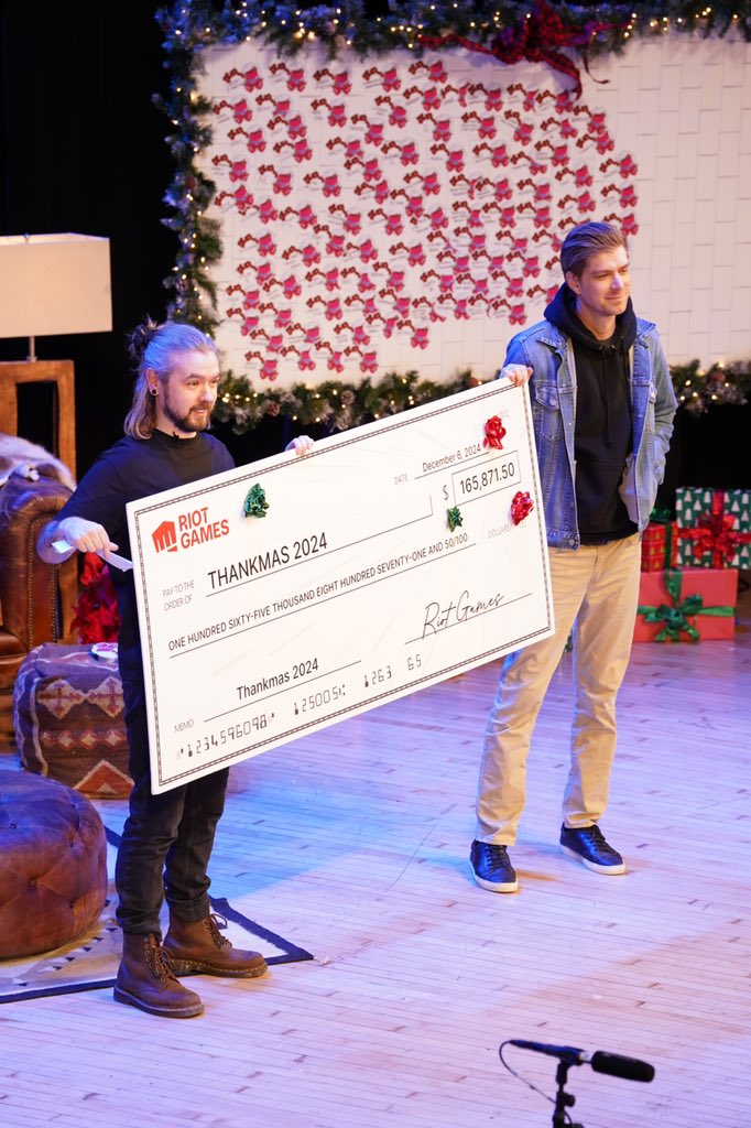 TheThankmas's tweet image. A HUGE THANK YOU TO @riotgames and @LTANorth for the $165,871.50 GENEROUS DONATION TO #THANKMAS