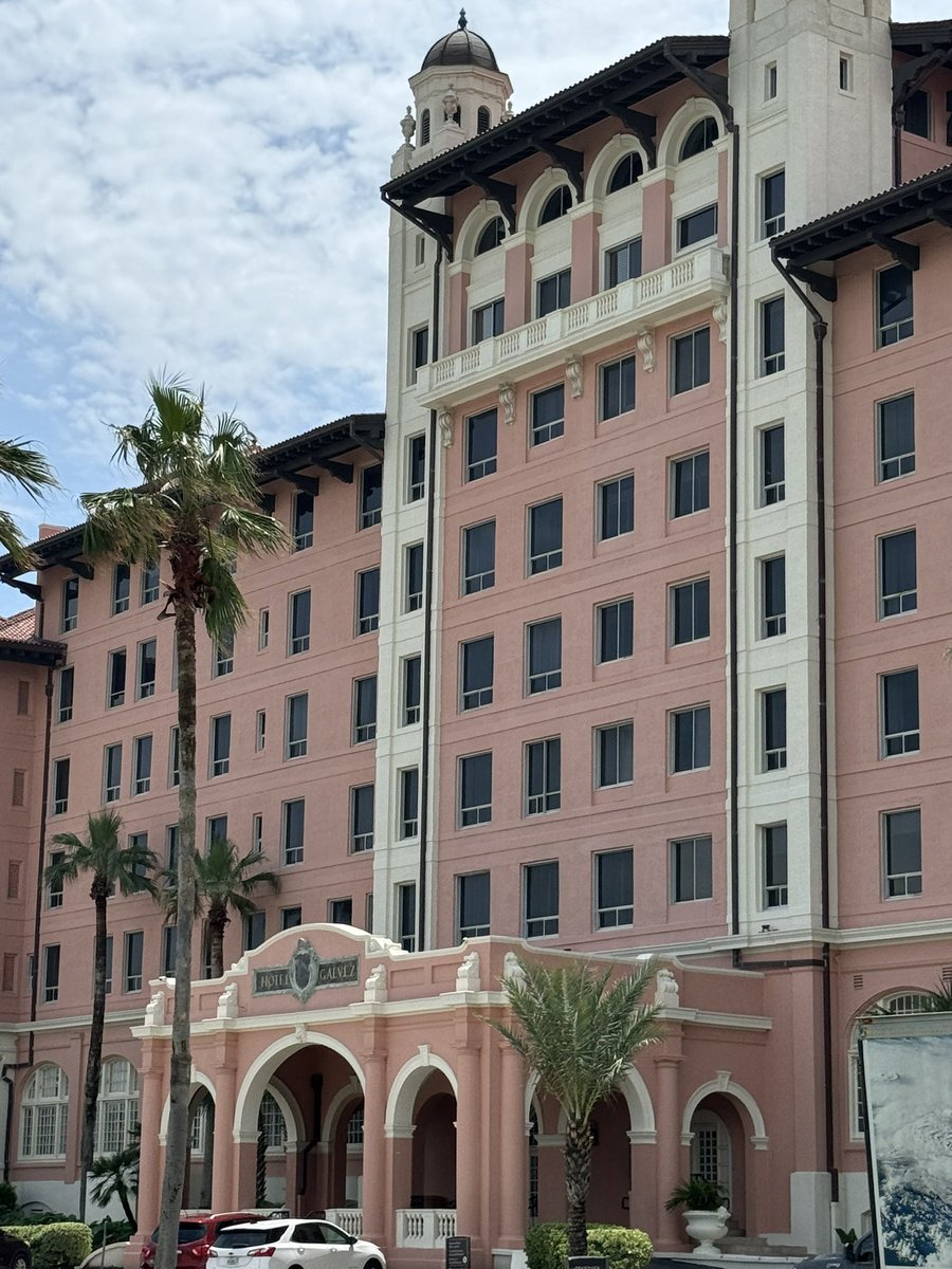 awhizzle17's tweet photo. Romanticizing Galveston TX? It can be done 

- this post is dedicated to courtney coby and misty the best divas I know https://t.co/SpqRRSi1iM