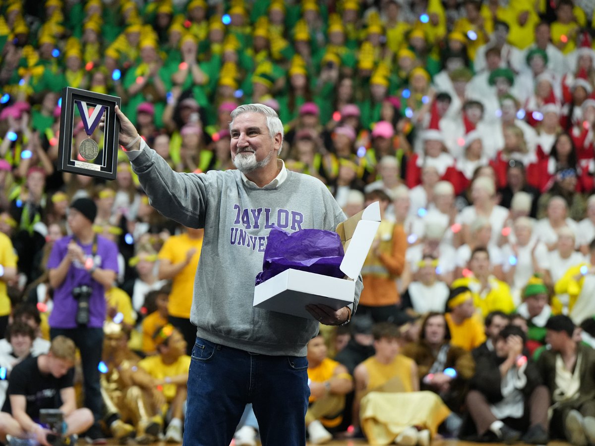 taylortrojans's tweet photo. MBB PHOTOS | Check out the full #TUSilentNight gallery from Taylor's electric 107-59 win in front of the best fans in the NAIA! | @taylor_hoops #TaylorMBB

https://t.co/bRrcQSUvfF https://t.co/nSWGbZqiyg