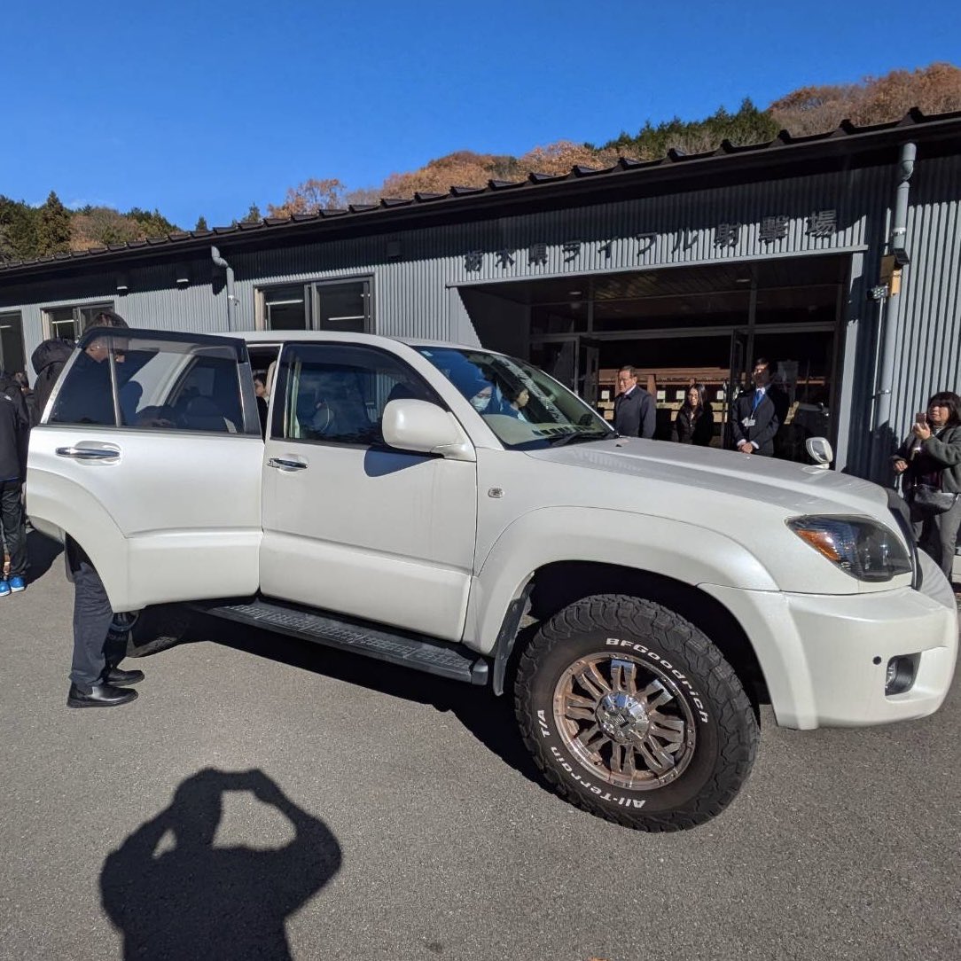 tochigirifle's tweet image. 午前中のスケジュールを終えて射撃場を後にされました。

#無課金おじさん #YusufDikec #ユスフ・ディケチ #栃木県ライフル射撃場