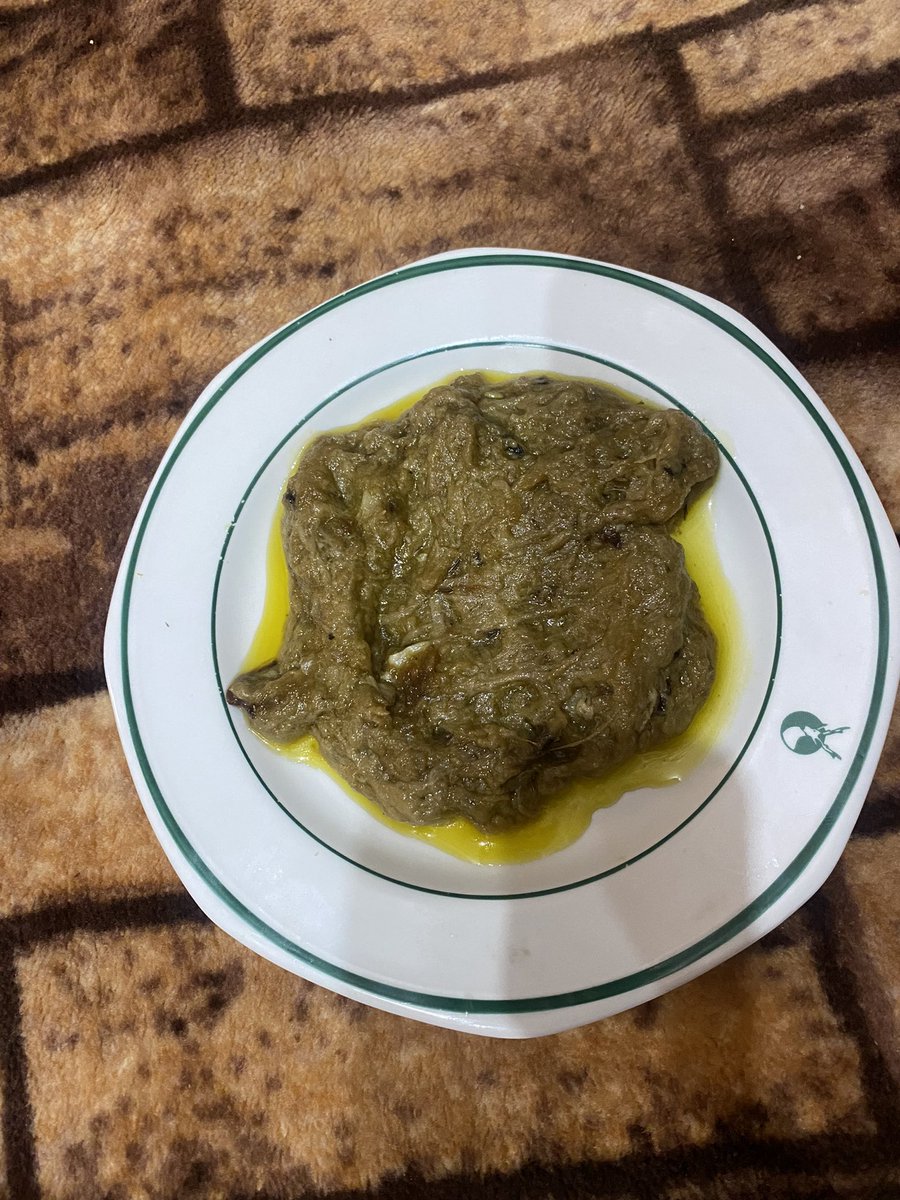 ASIFFIRDOUS1's tweet photo. There's nothing like starting a cold winter morning with a steaming hot plate of Harisa, a traditional Kashmiri dish, at home with Noon Chai.The flavors and warmth are absolutely delicious #KashmiriCuisine #Harisa #WinterDelights https://t.co/ZOVVK9EFkM