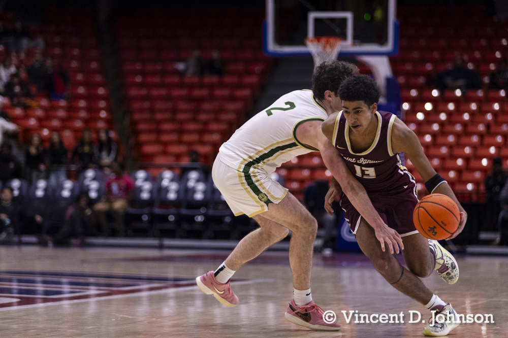 VincentDJohnson's tweet image. Final from game 3 of the @ChiEliteClassic. 
#StIgnatius over #LaneTech 66-60. 
Back again tomorrow for 8 more games.

@LaneTechHoops @SIWolfpackBKB