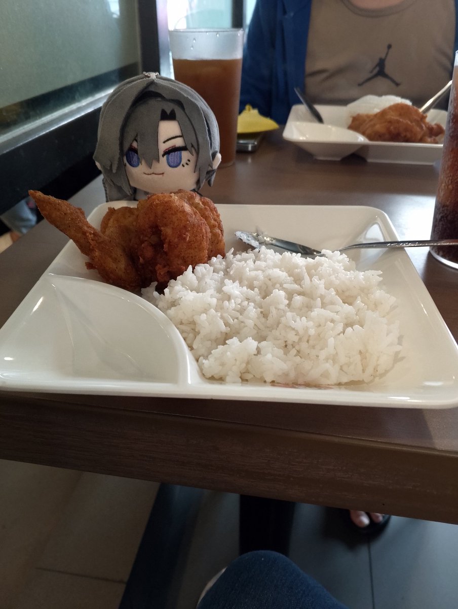 Mari_Samui_'s tweet photo. KFC!
#dear_u_san #NiceToMeetUpape https://t.co/OwyDwhlpLM