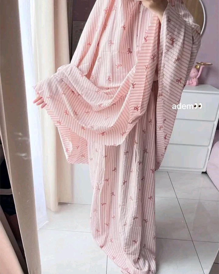 Prepare baju lebar4n ❎️
Prepare mukena tarawihan ✅️
Selain lucu, dijamin anti geraah jg ya bestie 🫶 krn bahan nya premium, ringan &amp; adem 💯 motifnya lg hype bgt lho, pita² gemes 🎀
s.shopee.co.id/g9RRw0rmK