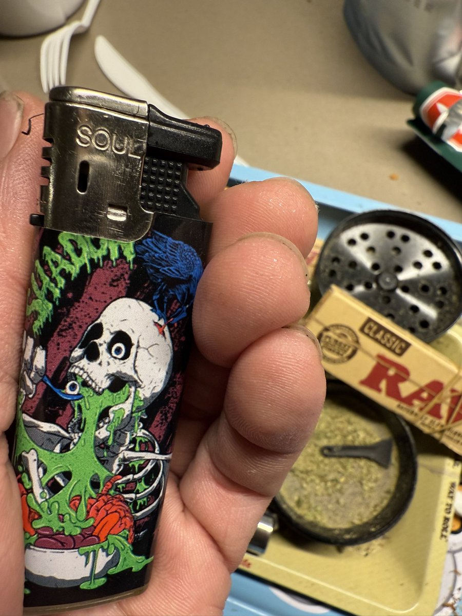 A: “Korek aing anjing”
B: “mana, nga ada namanya”
A: