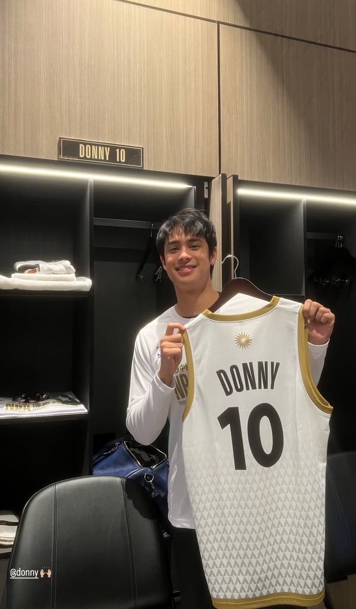 [IG] Donny is spotted on gutierrezkeanu’s Instagram Story!

“DONNY 10”

Are you ready to see our best player on the NBA Court? 

DONNY InNBACelebGame

#NBACelebGameDONNY
#DonnyPangilinan <a href="/donnypangilinan/">Donny</a>