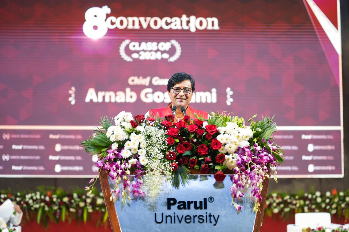 ParulUniversity's tweet photo. Voices that shape nations, words that inspire change; Arnab Goswami brought his dynamic energy and insightful perspective to our convocation ceremony 🎓

Ace journalist and renowned TV personality, Arnab Goswami graced the university campus as the Chief Guest of the 8th Convocation Ceremony. As a leader in the media industry, Arnab’s words of wisdom reminded our graduates about the power of communication, truth, and the impact of their voice in shaping society. “Simple living and high thinking. Live your life very simply but achieve the highest things,” was the advice he gave to our graduating students. 🙌🏻

His call for intellectual curiosity and the pursuit of knowledge resonated deeply with our students, inspiring them to use their education for positive change. Swipe to see his dynamic interaction with our graduating class of 2024! 💫

#republictv #bharat #convocation #universitylife #paruluniversity