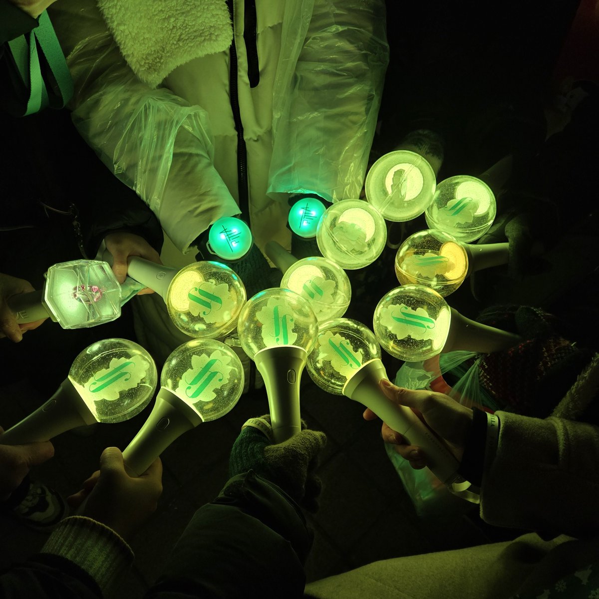 soopgogom's tweet photo. 덕질할 권리를 보장하라! 보장하라! 보장하라!!🔥
덕질만 하고싶다! 하고싶다! 하고싶다! https://t.co/B171grQOQq