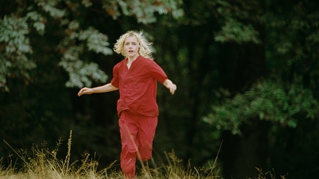 Epixod_Le_Blog's tweet photo. #StrangeDarling, un long-métrage américain réalisé par #JTMollner, joue habilement avec nos biais pour nous raconter cette histoire dans une chronologie qui s'articule comme un puzzle. Les acteurs sont très bons. Un film malin.
#EnCompetition #PremièreFrançaise #PIFFF2024 https://t.co/ffM5RweofZ