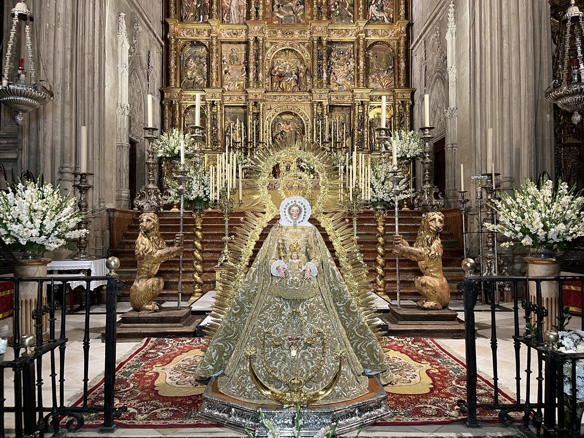 Besamanos extraordinario de la <a href="/VirgendeGraciaC/">Hermandad de la Virgen de Gracia</a> de Carmona