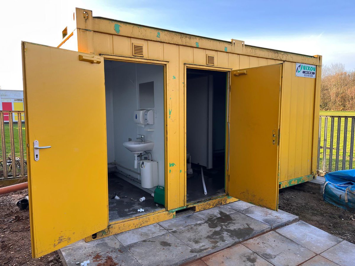 She’s here …… and she’s beautiful ! 

Well, ok she’s not beautiful at the minute but she will be once cleaned inside and painted outside. 

Massive thanks to <a href="/AmcoGiffen_/">AmcoGiffen</a> for this incredibly generous donation. 

#MissionKhaziCompletedItMate #Toilet #Gamechanger #UpTheWellie