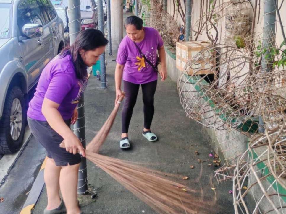 bsapasig's tweet image. TINGNAN: Cleanup Drive in line with 18-Day Campaign to End VAW. 🍂🧹 Sama-sama ang mga kababaihan para panitilihin ang kalinisan sa @bsapasig. ✅ Through this activity, nagpamalas sila ng malasakit 💚 at nagkaroon tayo ng avenue to promote empowerment. 🙋🏻‍♀️🙋🏻

#CleanupDrive #EndVAW