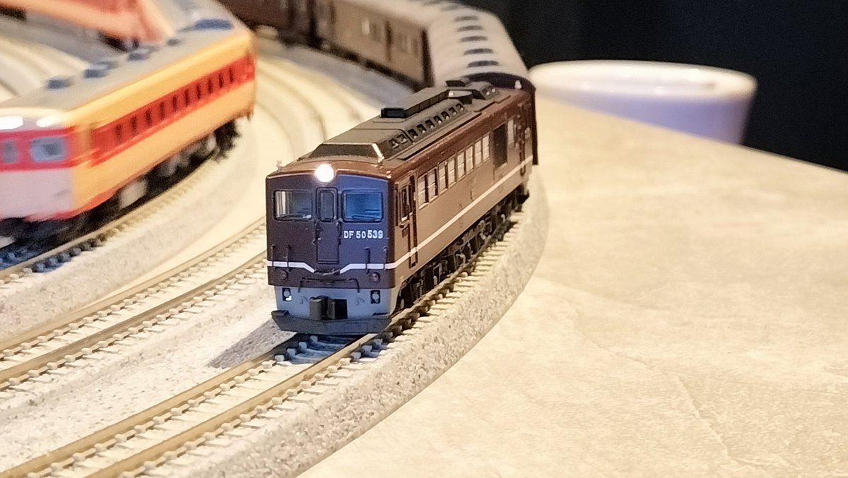 N4a24ok5791i's tweet photo. 久々、上町鉄道珈琲で走らせてきました。
#上町鉄道珈琲 #EF58 #DF50 #DD50 #荷物列車 #旧客 https://t.co/fY6zxb0s7P